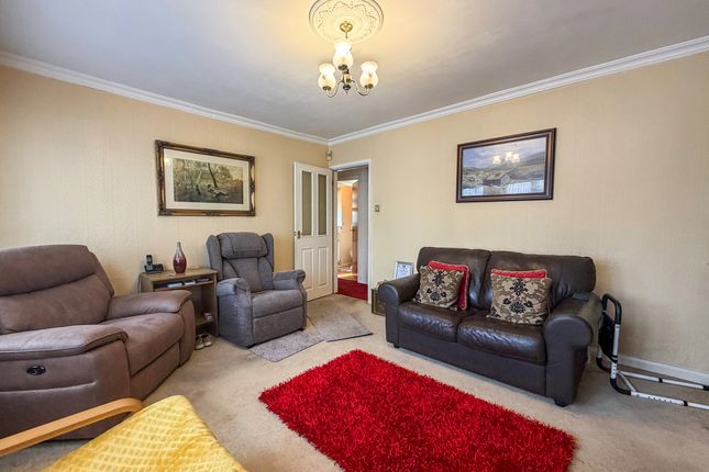 112 Pond Lane, Wolverhampton photo 3
