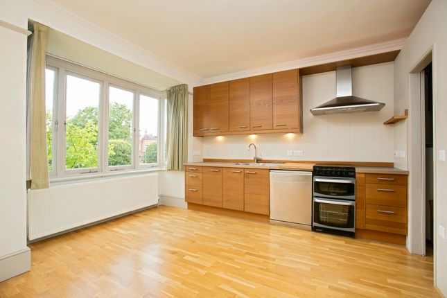Maisonette to rent in Bedford Road, London