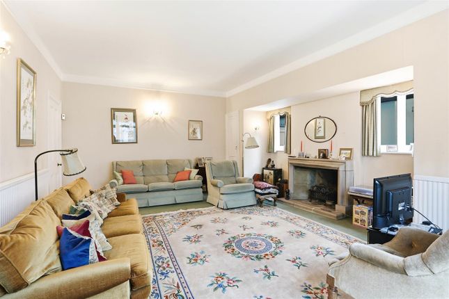 98, Burdon Lane, Sutton photo 3