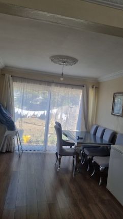 29, Tenterden Road, Dagenham photo 3