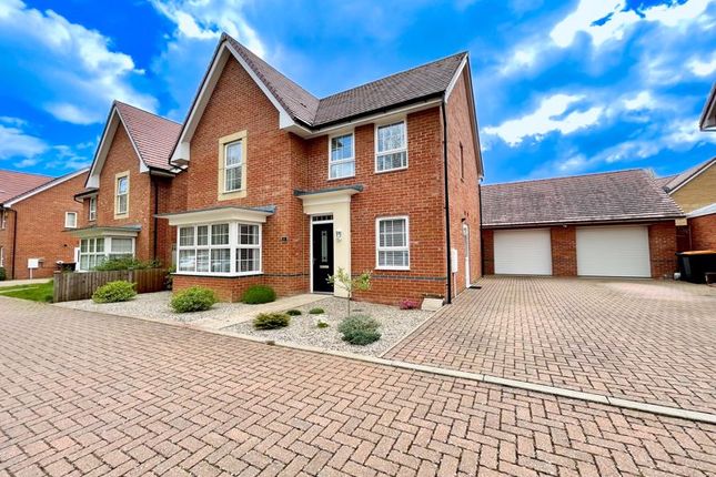 Detached house for sale in Visa View, Dunstable