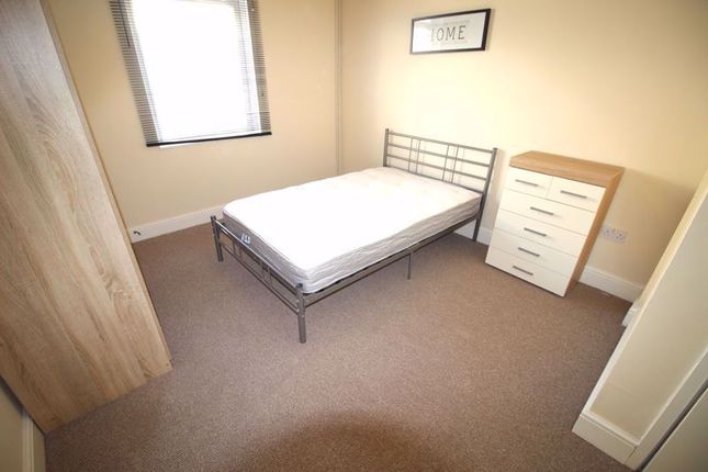 80, Radnor Street, Swindon photo 3