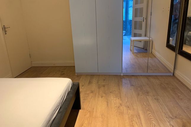 Thumbnail Room to rent in Elm Way, London