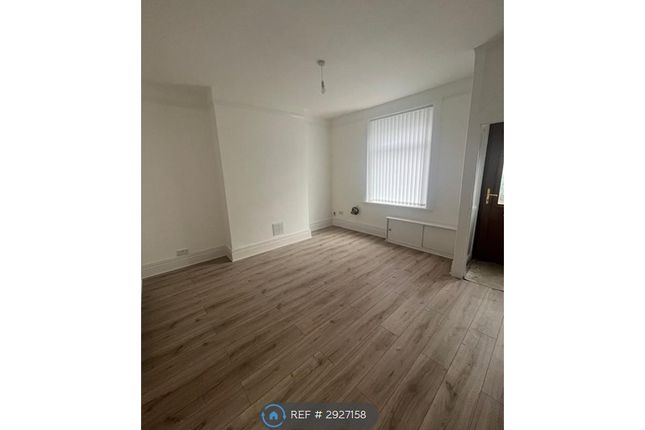 Fields New Road, Chadderton, Oldham photo 5