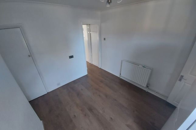 78 Tavistock Street, Luton photo 2