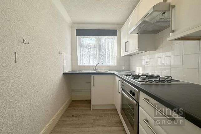 Studio for sale in Chase Side, Enfield