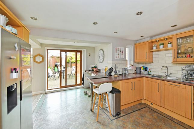 62, Warfelton Crescent, Saltash photo 2