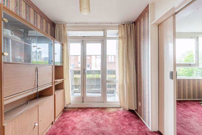 Maisonette for sale in Priory Court, Brooksby's Walk, London