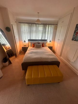 Room to rent in Alverstone Road, Wembley, UK