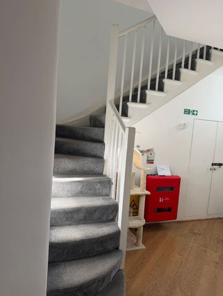 Flat 2 ,   13, Radnor Road, London photo 5