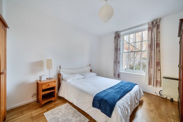 Flat 2, Haythorn House,, Vicarage Crescent, London photo 2
