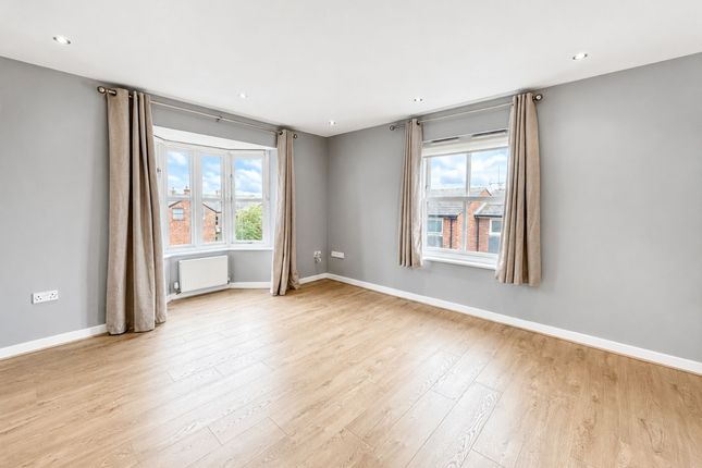 5 Library Place, Alderley Edge photo 4