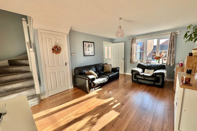 35 Feather Lane, Nuneaton photo 3