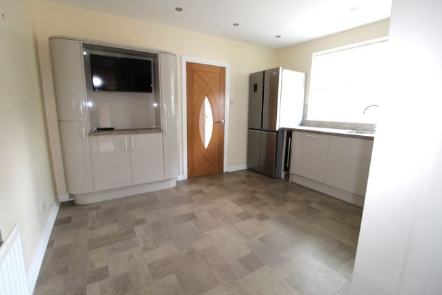 53, The Cedars, Newcastle Upon Tyne photo 2