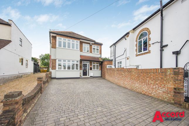 Thumbnail Detached house for sale in Havering Road, Romford