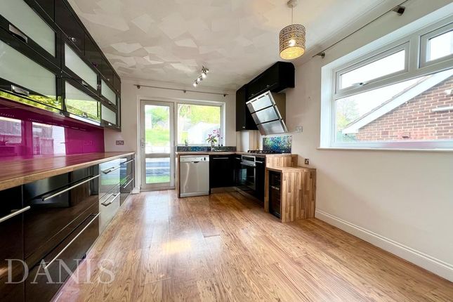 3 bed flat to rent in Castlefields, Gravesend DA13
