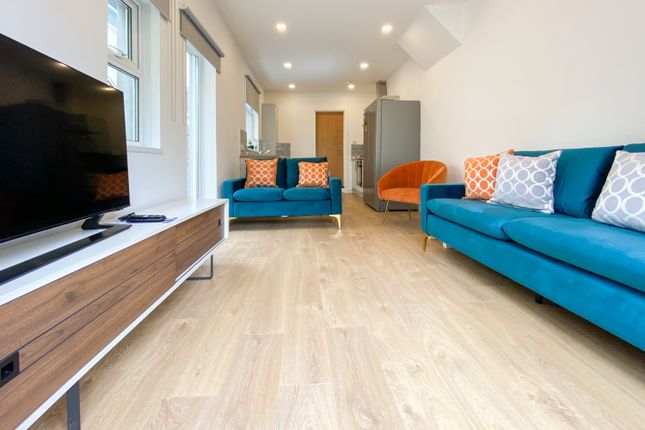 5 Bedroom Terraced in CF24 4QB
