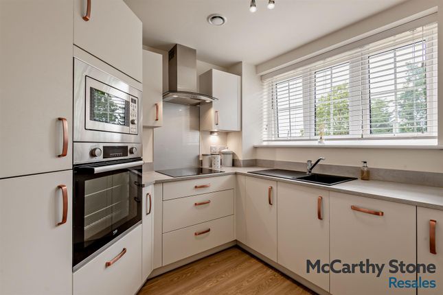 26 Weavers House, Highgate Hill, Hawkhurst photo 3
