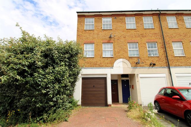 Thumbnail End terrace house for sale in Oakleigh Close, Swanley