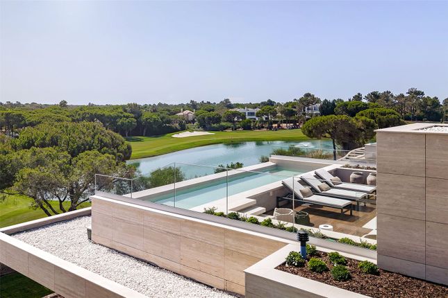 Apartment for sale in Panorama Residences, One Green Way, Quinta Do Lago, Rua Nabão, Algarve, 8135-024