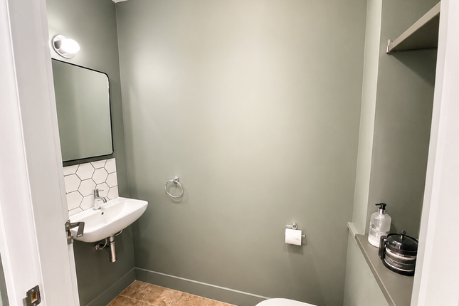 Flat 124, London photo 4