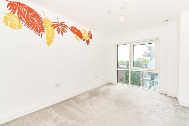 46, Trafalgar House, Longfield Avenue photo 4