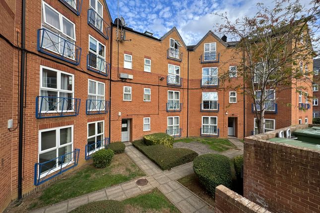 1-bed flat on Newland Road, Banbury, £120,000