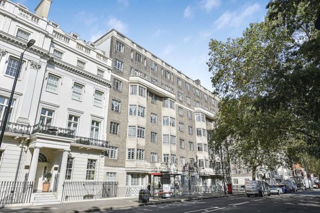 Thumbnail Flat for sale in Hyde Park Place, London