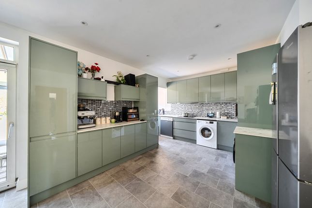 78, The Avenue, Pinner photo 2