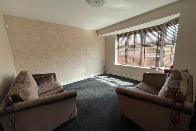 354, Lever Edge Lane, Bolton photo 4