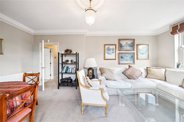 Flat for sale in Fitzclarence House, Holland Park Avenue, London