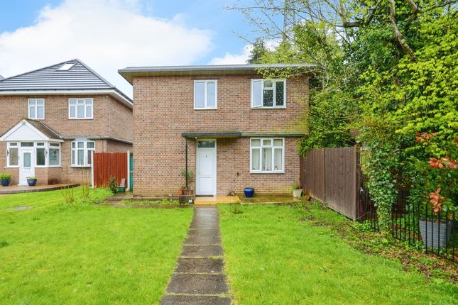 Thumbnail Detached house for sale in Bucknalls Close, Watford