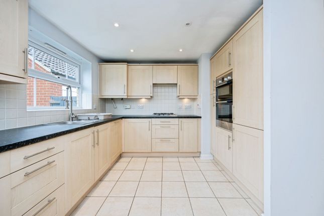 7, Gala Close, Bedfordshire photo 4