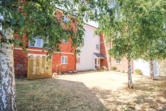 6, Henlow Place, Farnborough photo 4