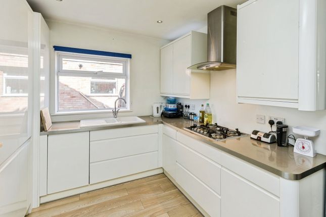 11, Finchett Drive, Cheshire photo 2