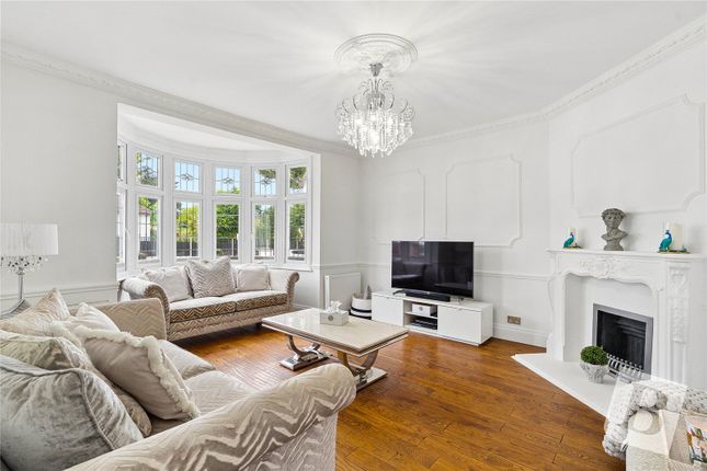 15, Mavis Grove, Hornchurch photo 4