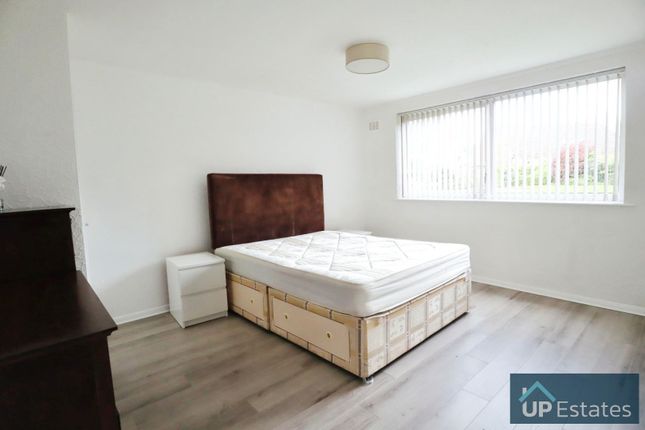 Flat for sale in Bankside Close, Coventry