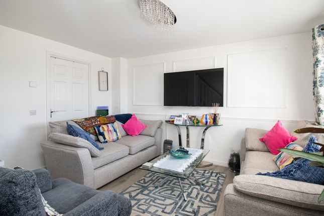 10, Finlay Crescent, Arbroath photo 3