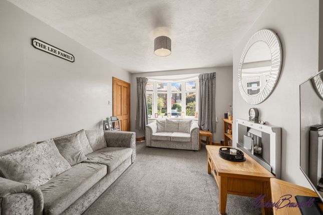 16, High Fernley Road, Bradford photo 4