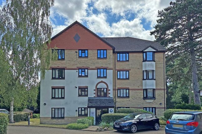 Thumbnail Flat for sale in St. Annes Rise, Redhill