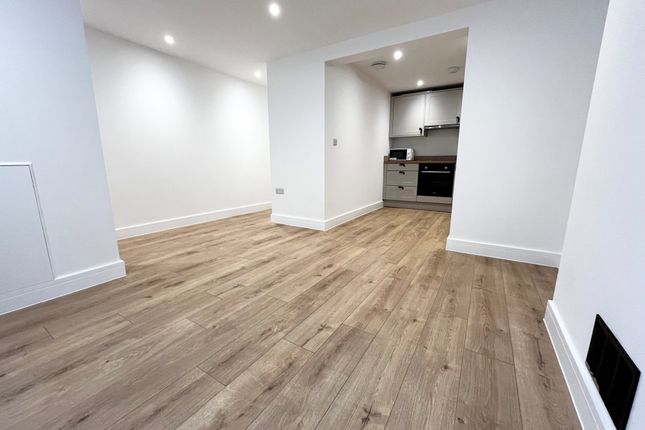 13, Ringwood photo 3