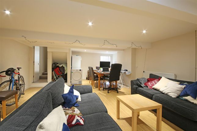 Thumbnail Property to rent in Hoyle Road, Tootng, Tooting