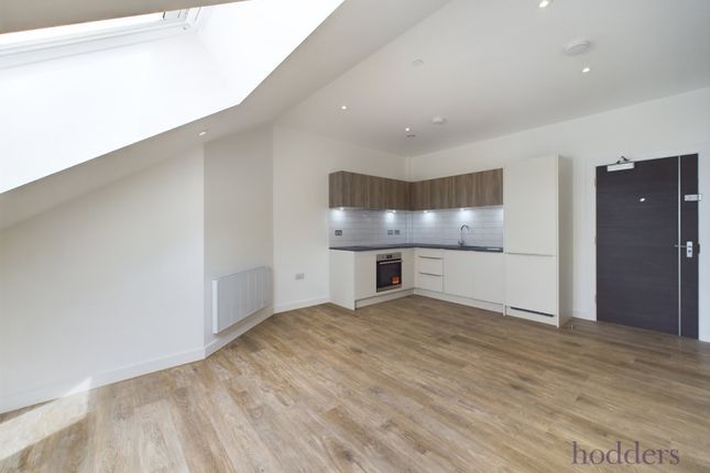 Flat 72, Viewpoint House, 240, London Road, Surrey photo 2