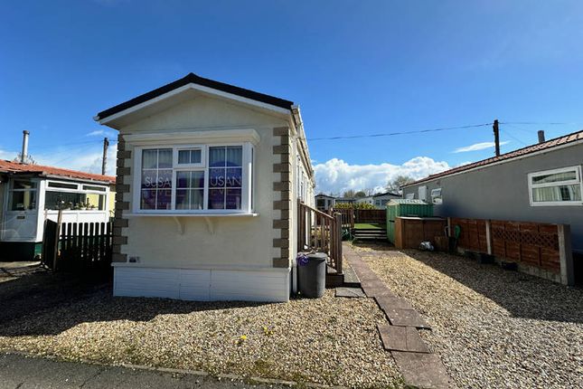 Mobile/park home for sale in Sower Carr Lane, Hambleton, Poulton-Le-Fylde