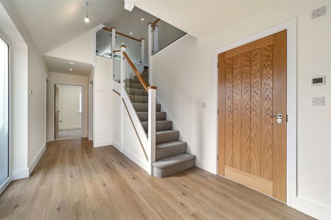 2,, Higley Close, Much Hadham photo 4