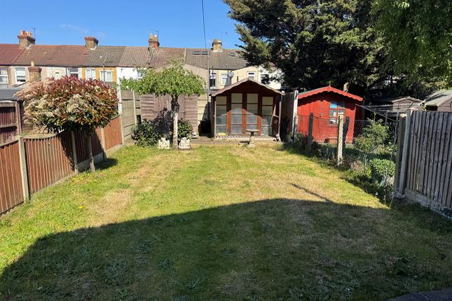33, St. Johns Road, Barking photo 2