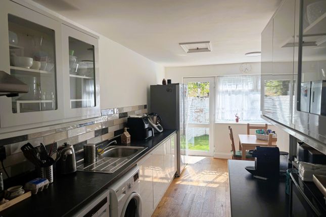 297, Mile Oak Road, Portslade photo 4