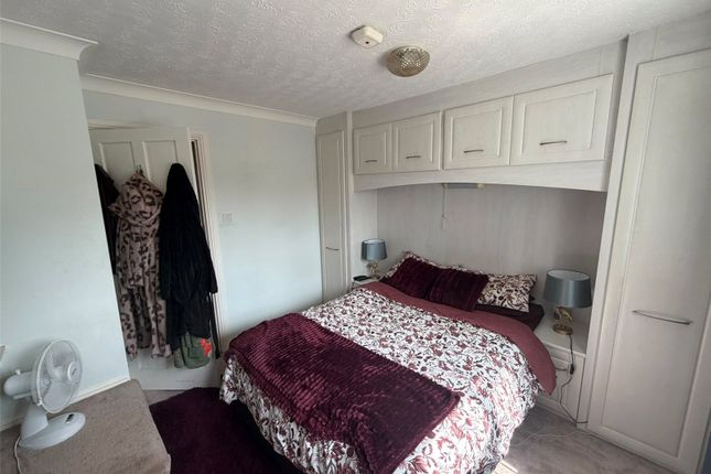 9, Celandine Way, Telford photo 4