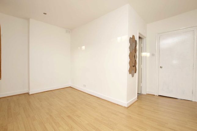 Offord Road, London photo 2