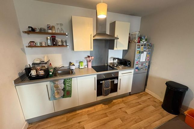 Apt 257, Ladywell Point Block A, Salford photo 4